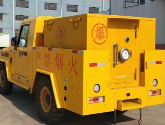翔安凯龙爆破器材运输车:保障爆破任务的安全运行